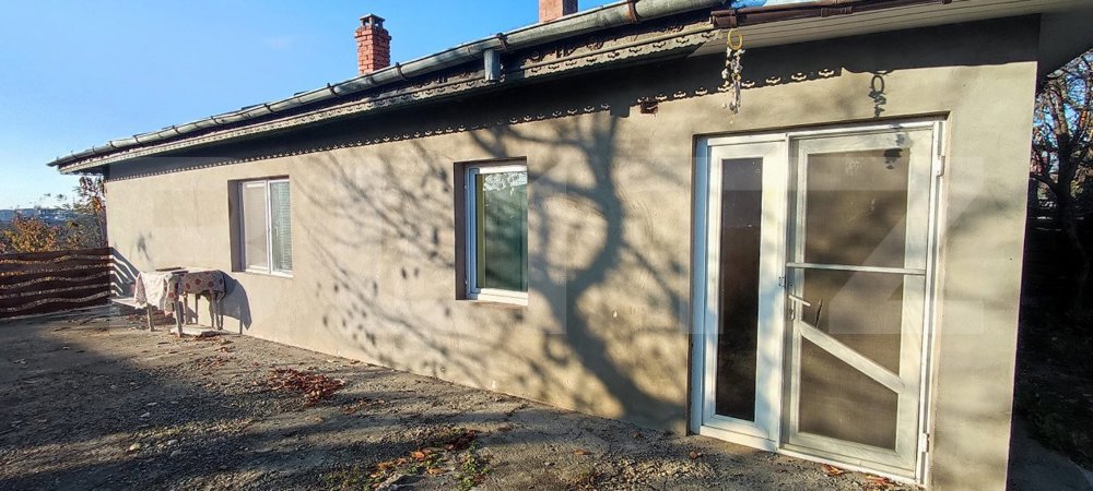 Vand casa batraneasca tip duplex în Valea Lupului