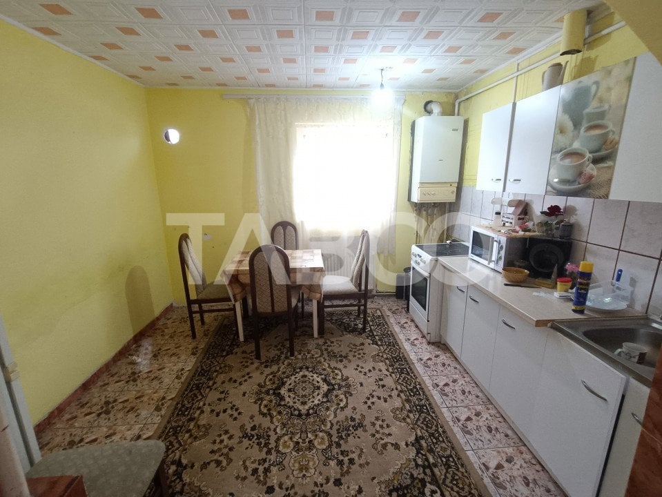 Apartament decomandat 2 camere 1 baie 49 mp utili balcon Sebes Alba