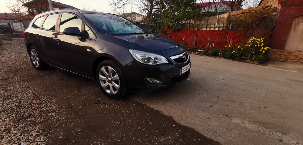 Opel Astra J 1.3 CDTI an 2011 euro 5