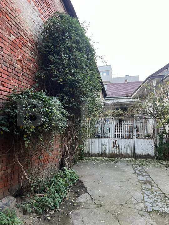 Casă tip P+1 în curte comună, 120 mp, central, lângă Judecătoria Satu Mare