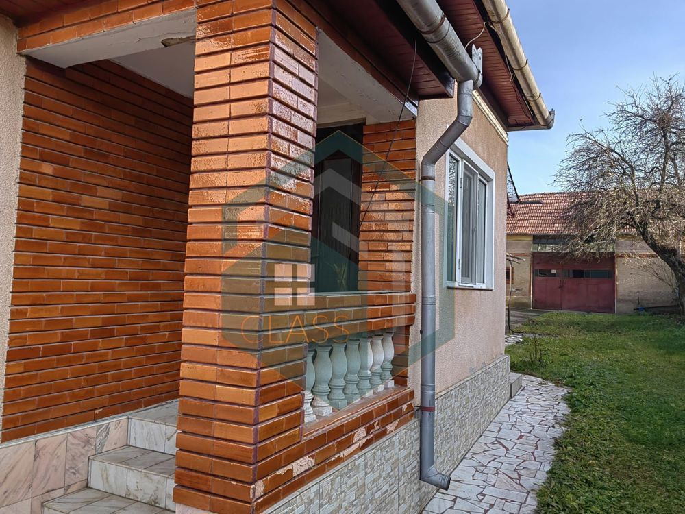 Casa / Vila cu 4 camere de vanzare, loc. Barcea Mica, jud.Hunedoara