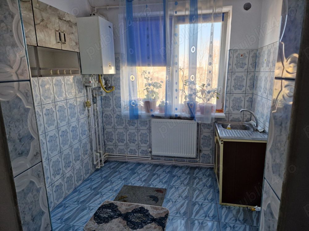 Vand apartament cu 3 camere