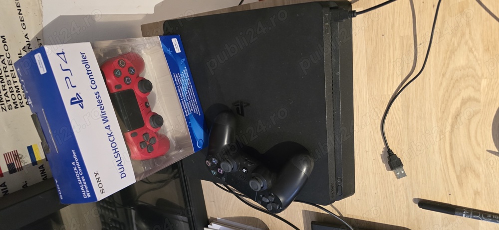 Vând Consola PS4 