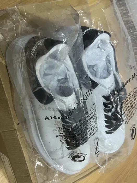 Alexander McQueen 42