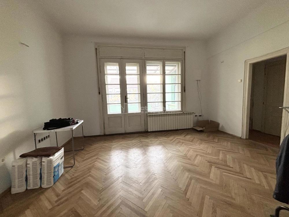 Apartament cu 3 camere - 91 mp utili -  centru - Loca #539;ie excelent #259; -  posibilitate de comp