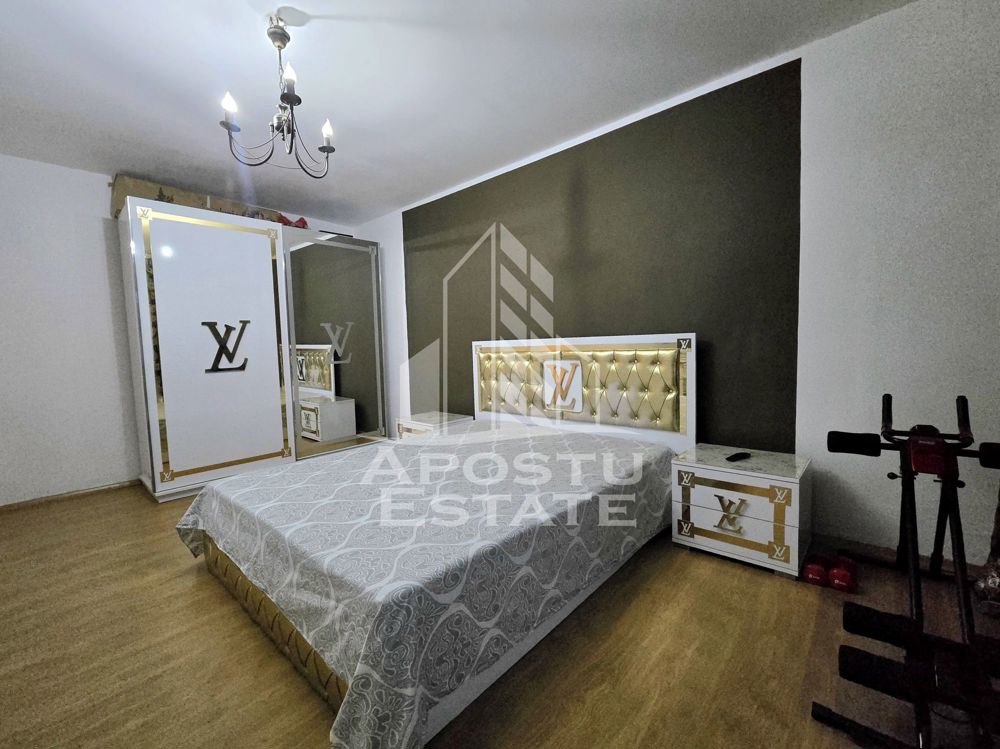 Apartament decomandat, 2 camere, etaj intermediar, Lipovei