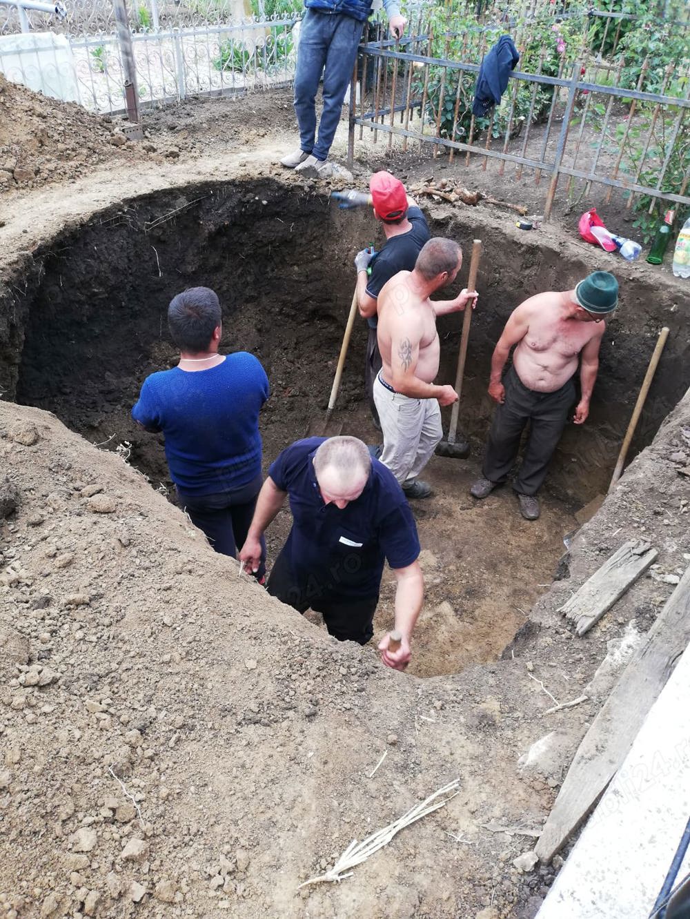 execut cavouri și cripte 