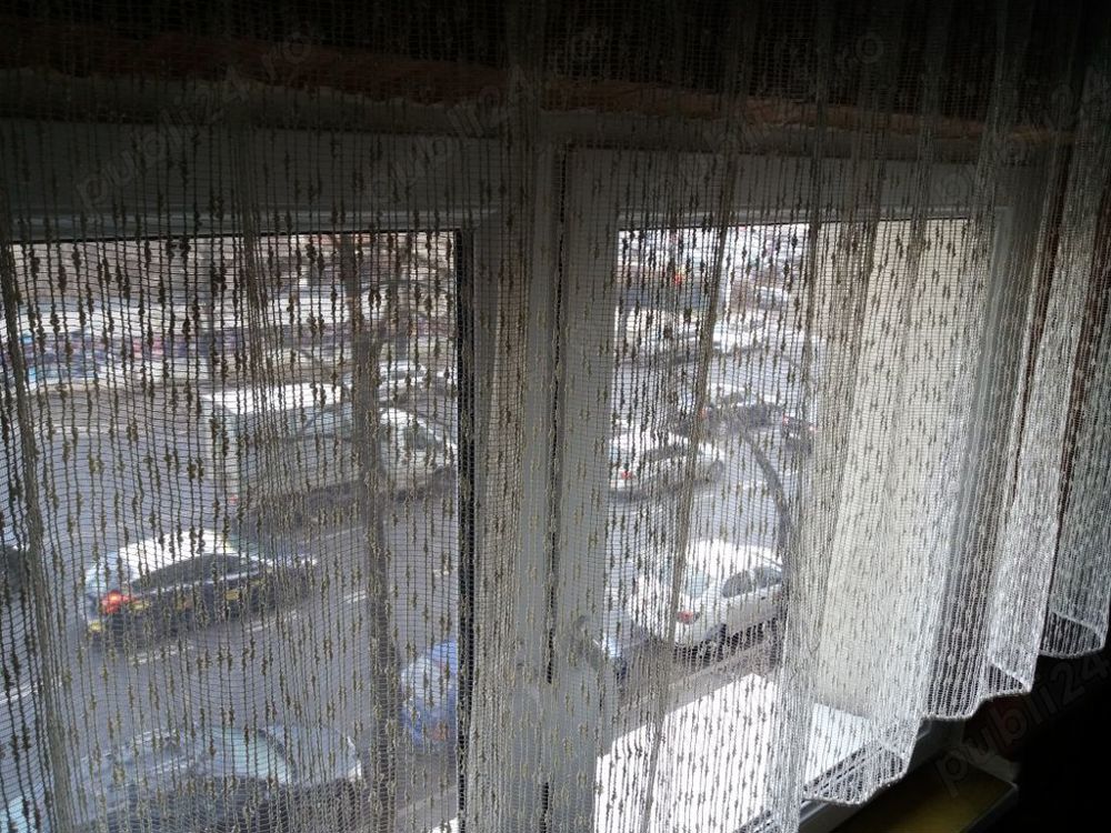 Perdea NOUA alb-crem, cu argintiu in model- 115x256 cm, contragreutate