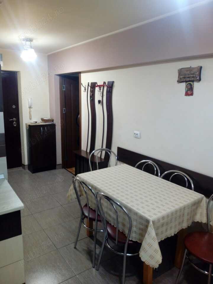 Etaj 2, ultracentral! Apartament 2 camere