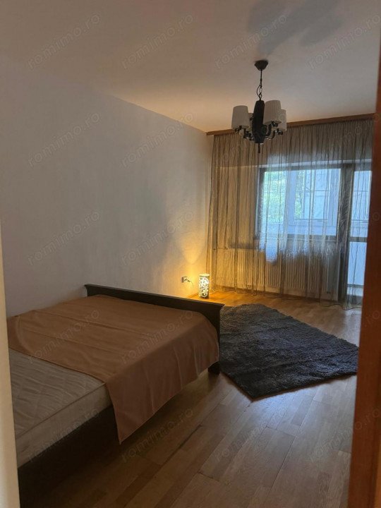 Apartament 3 camere, decomandat, metrou aproape, Lujerului