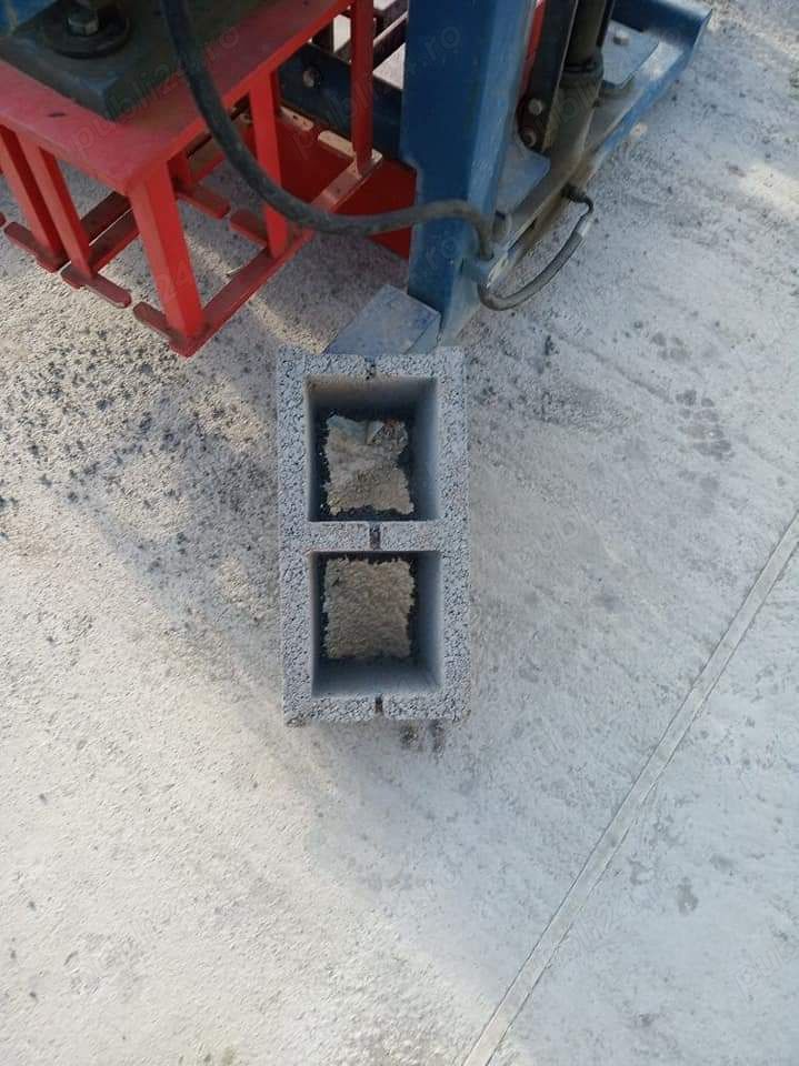 Vibropresa hidraulica pentru bolțari zidarie , fundație și stâlpi de gard