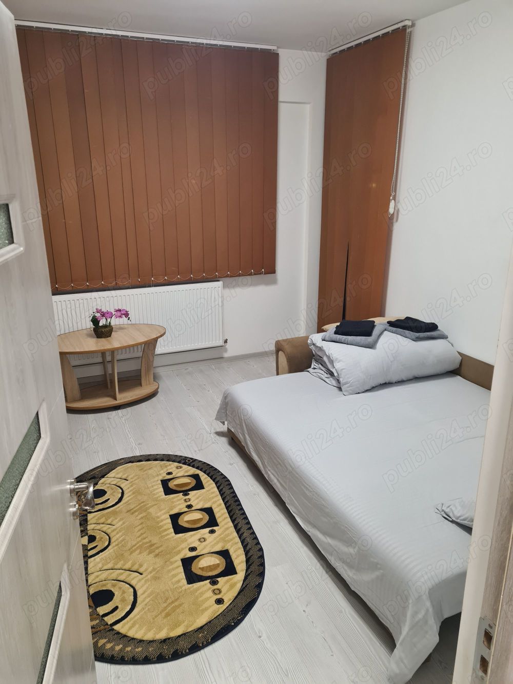 Inchiriez apartament  str. Toporasi, linga Promenada