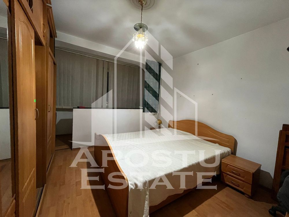 Apartament 2 camere, decomandat, etaj intermediar, zona Dambovita