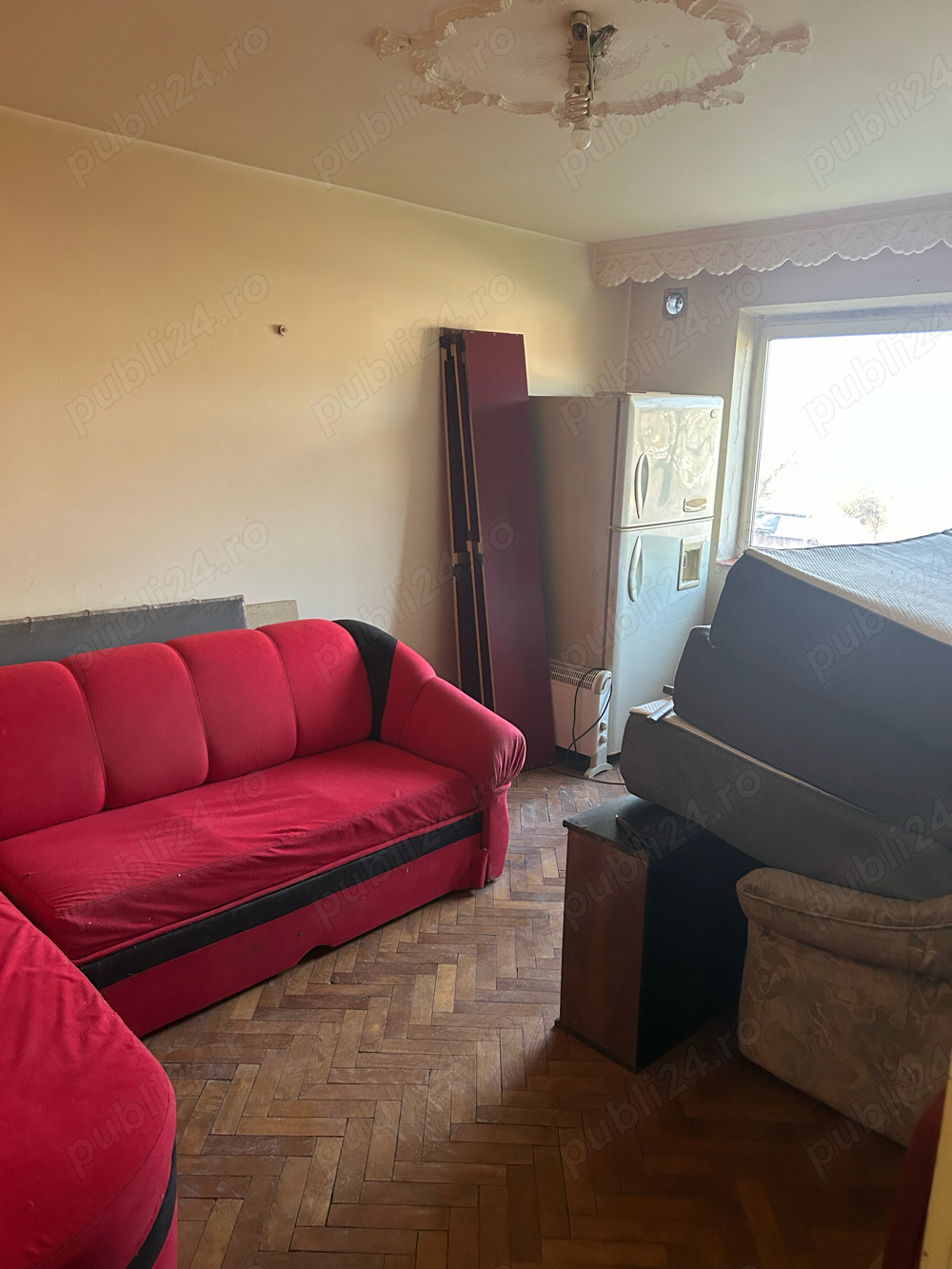 vand apartament cu 2 camere