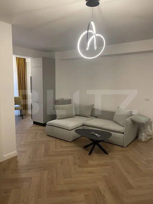 Prima închiriere! Ap. 2 camere, parcare privată, ansamblu premium, zona centrală