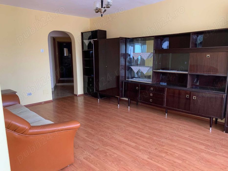 Vand apartament 4 camere 