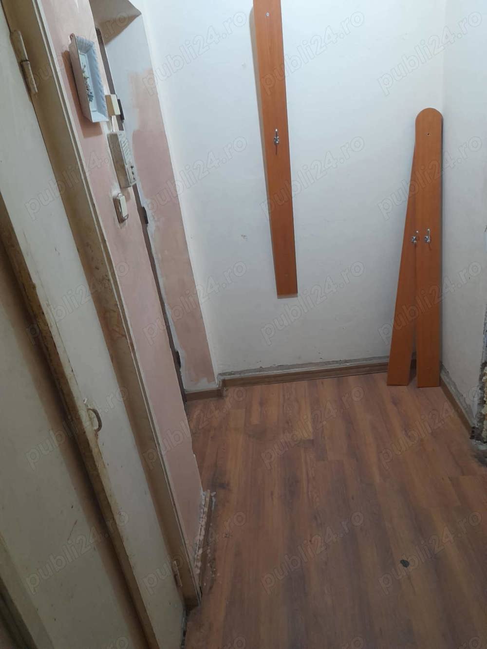 Vând sau schimb apartament cu trei camere