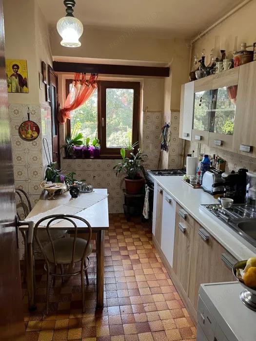 Apartament cu 2 camere în Calea Aradului etaj 1 decomandat