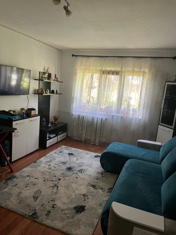 Închiriez apartament