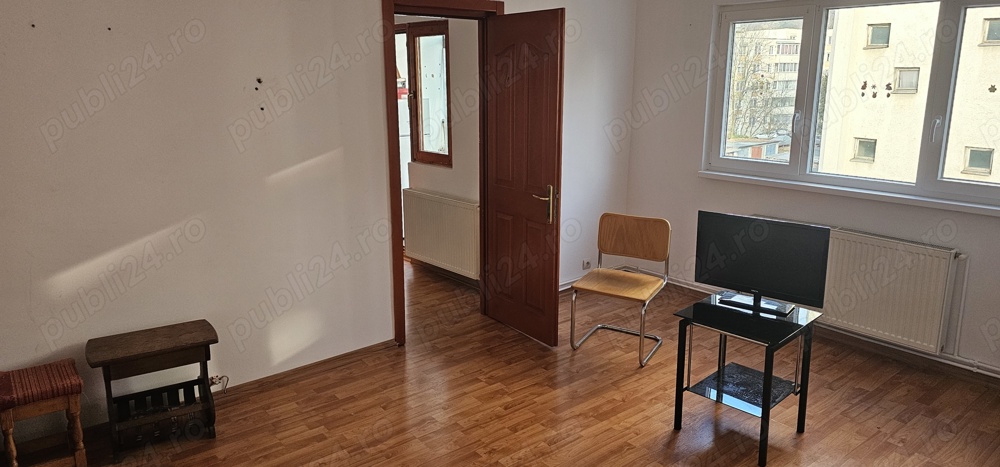 Vand apartament cu 2 camere