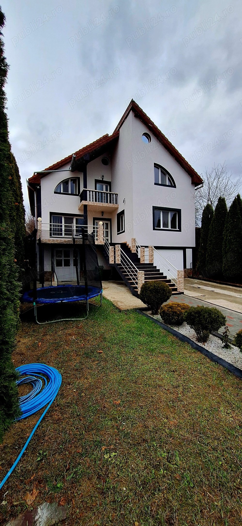 Casa Curte  Gradina