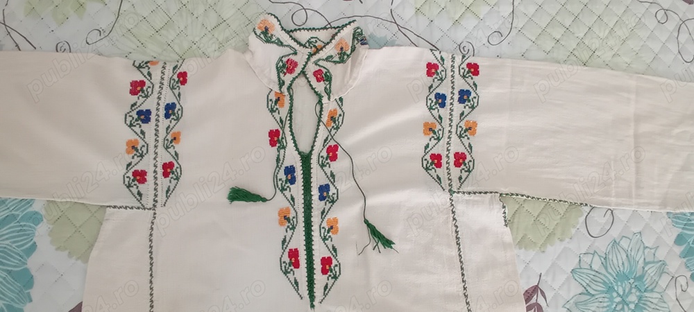 Camasa de panza cusuta manual cu flori