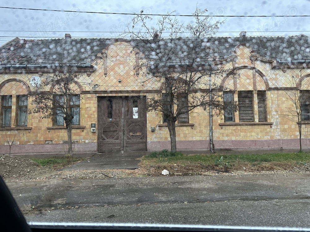 Casa de vanzare in localitatea Cenei