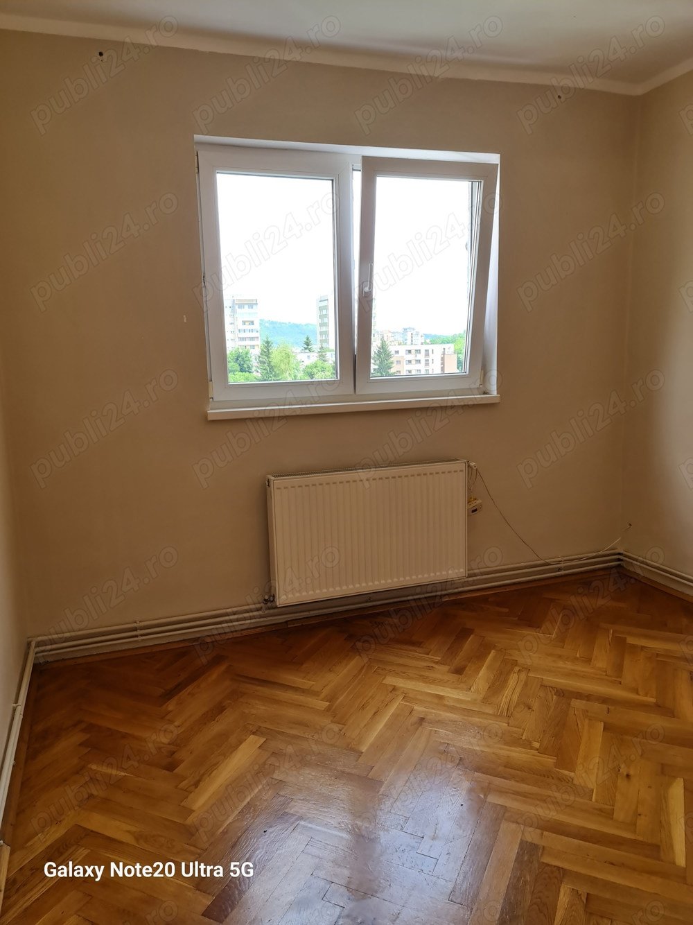 De vânzare apartament cu 3 camere în Târgu Mureș zona Dâmbul Pietros