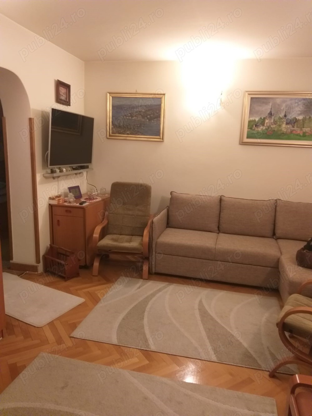 Apartament 3 camere DEC in spatele magazinului Titan