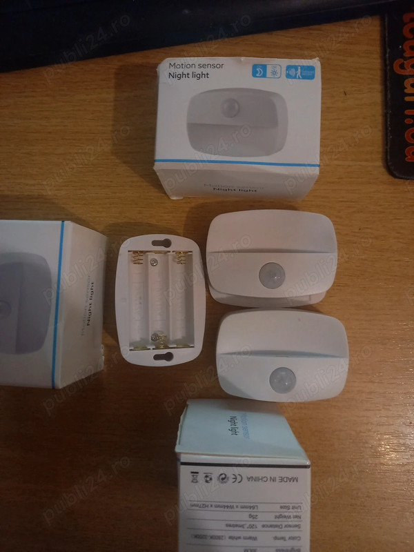 Lampa veghe cu senzor de lumina