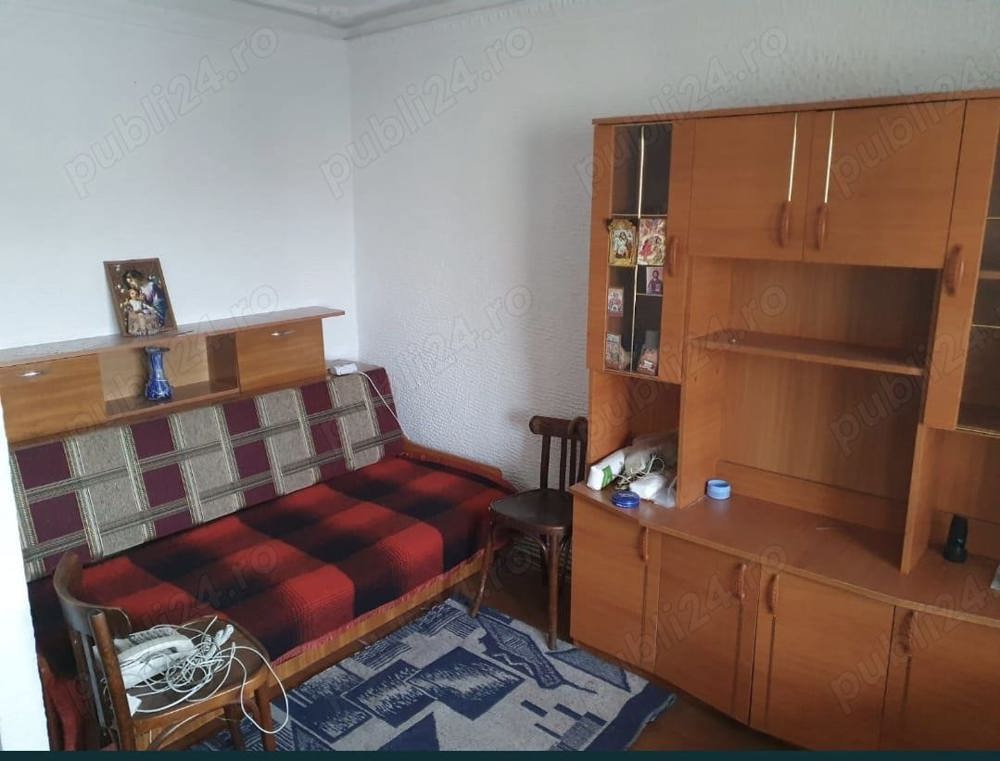 Vand apartament 2 camere, decomandat zona pod