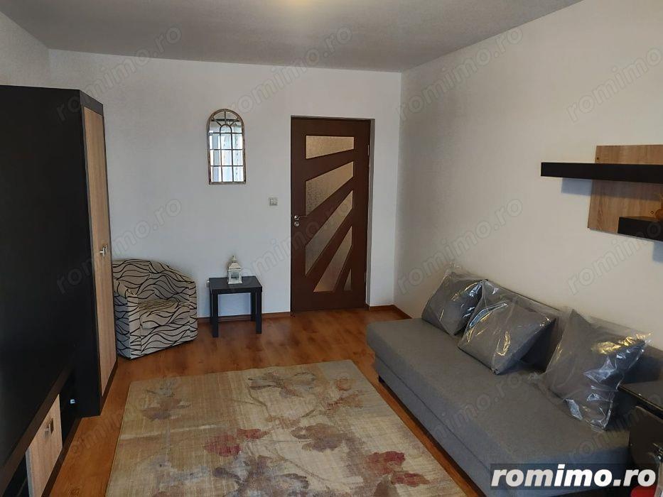 Garsoniera zona Universitate 