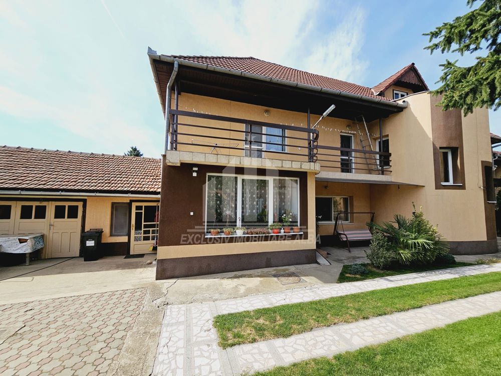 Casa in regim cuplat de vanzare, Lipoveni