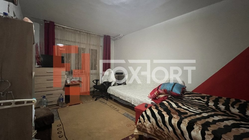 Apartament de vanzare cu o camera, parter, zona Lunei