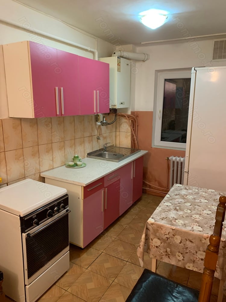 Închiriez apartament 2 camere balcon centrală termică a mobilat în Deva etaj 1 