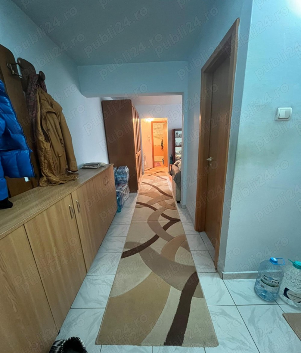 Apartament cu 3 camere în Calea Aradului decomandat  parter inalt amenajat