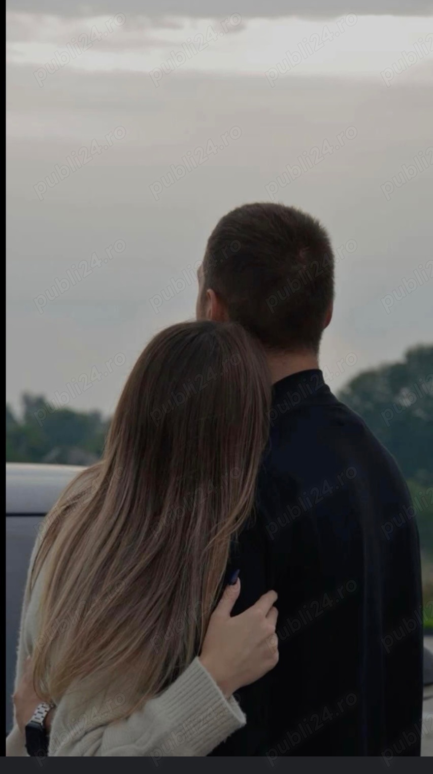 Cuplu tanar facem si party