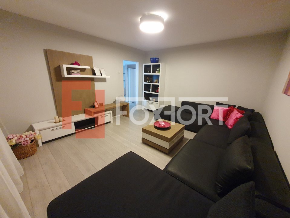 Apartament de vanzare, 3 camere, etaj 1 - Dambovita