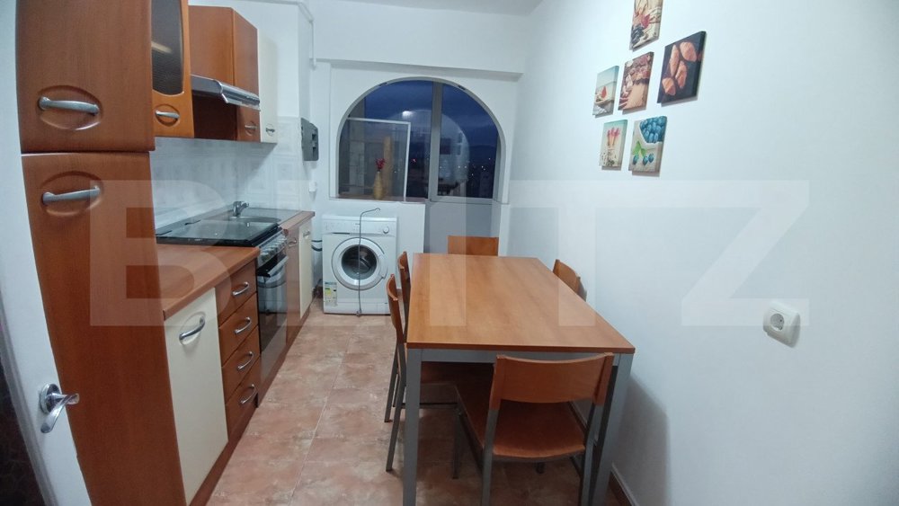 Apartament cu 3 camere, 76 mp, zona cetate.