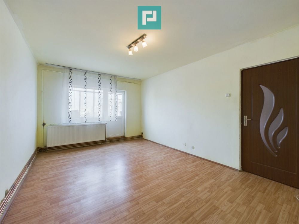 Apartament 3 camere, zona Alfa