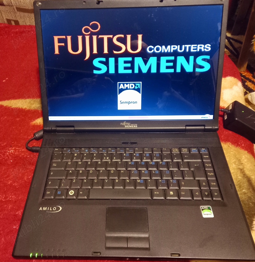 Laptop Fujitsu Siemens  cu Încărcător 