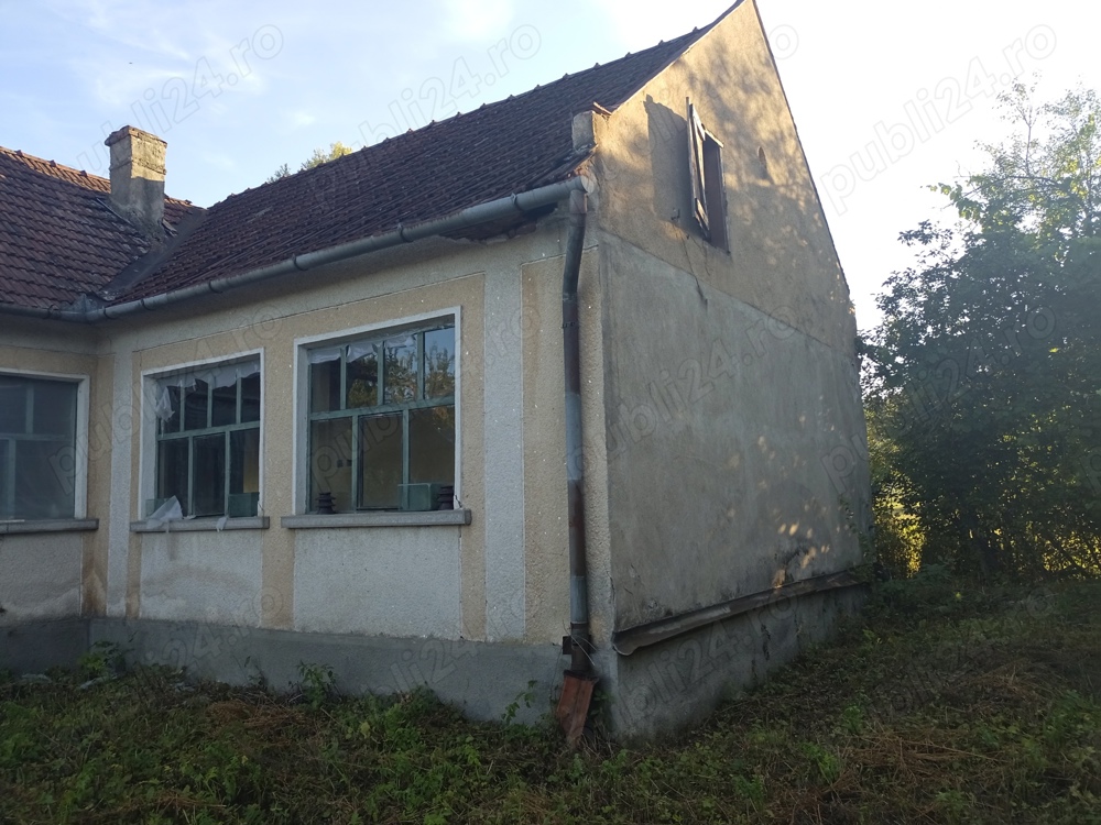 casă Bătrânească si teren 