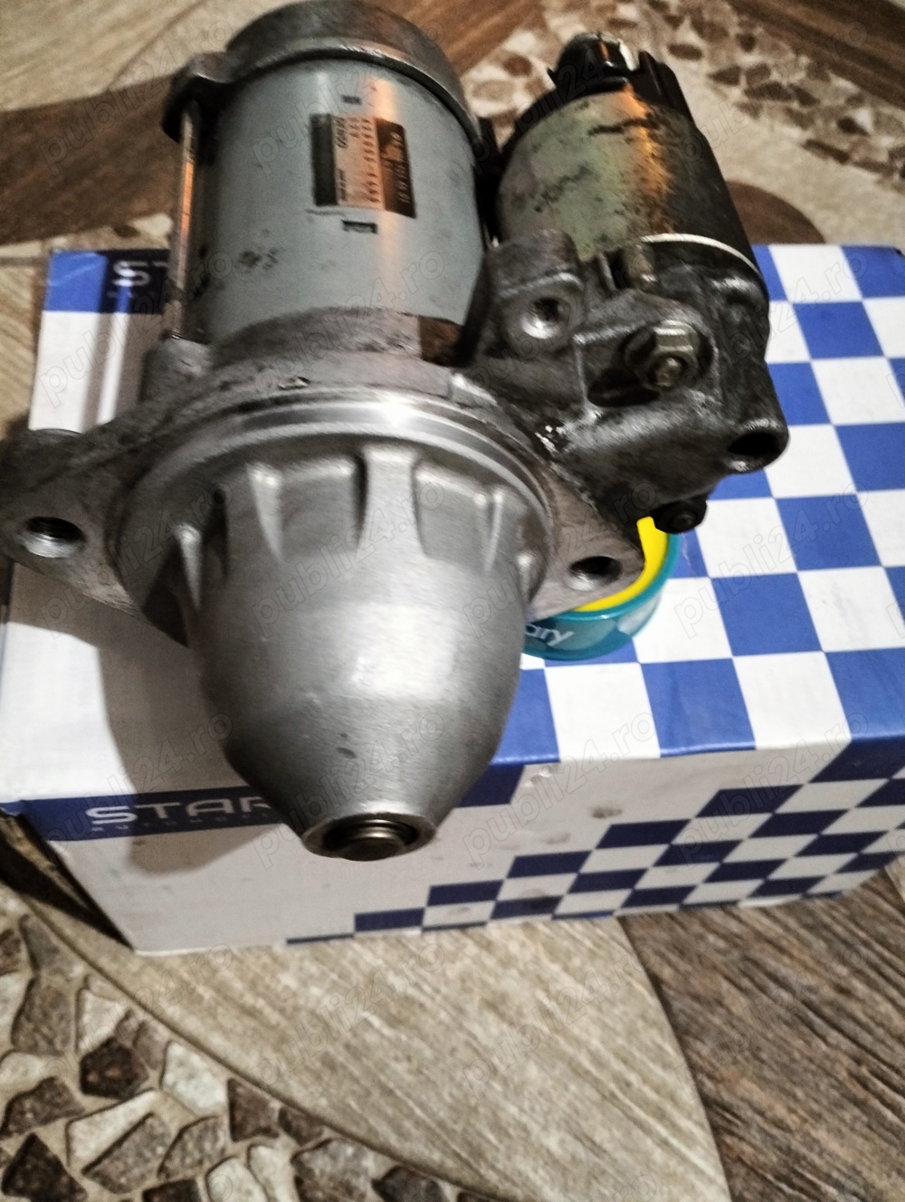 Vînd Electromotor și contact Mercedes-Benz W 204