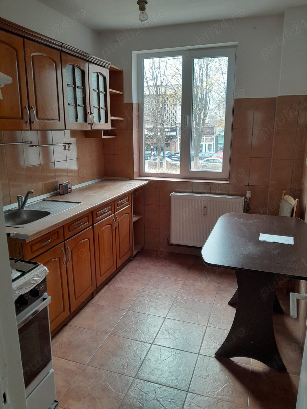 Vând apartament 2 camere semidecomandat, etajul 1 zona nord