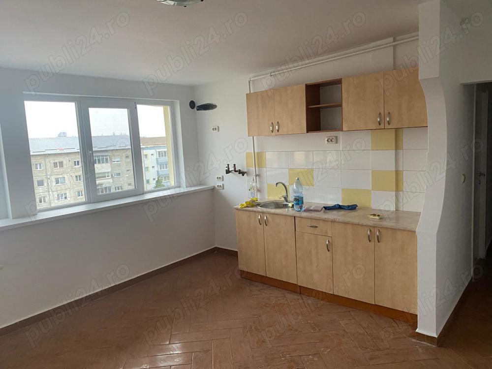 Apartament 2 camere semidecomandat Girocului 