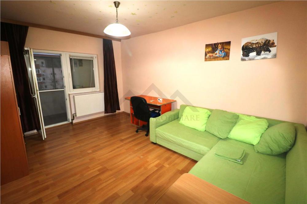 Apartament 1 camera, centrala proprie , zona Dambovita