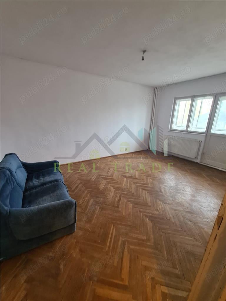 Apartament 3 camere decomandat  zona Judetean