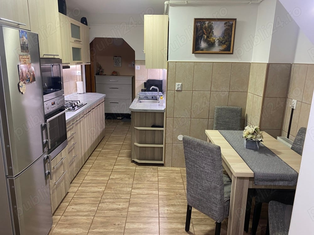 Apartament cu 3 camere