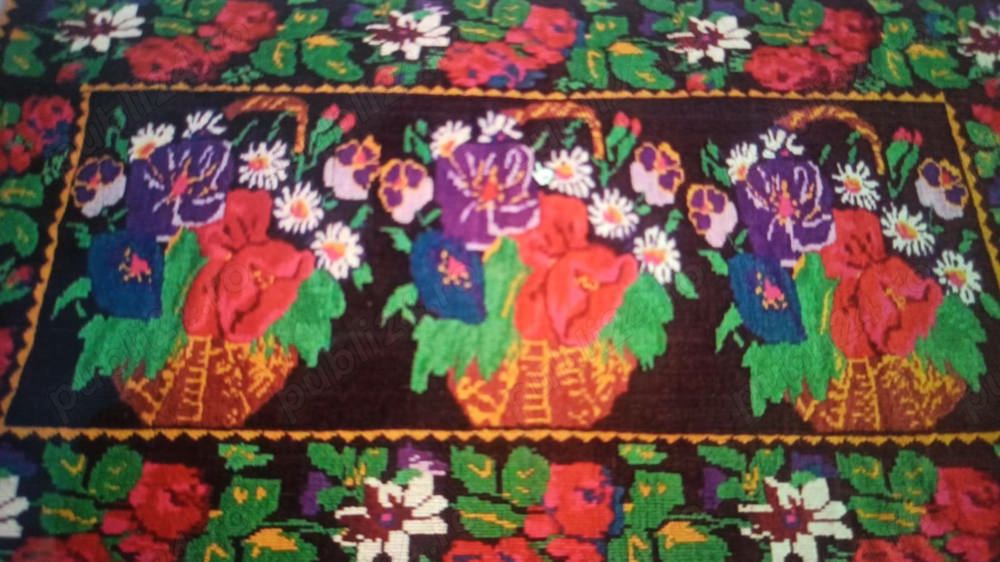 Carpetă executată manual