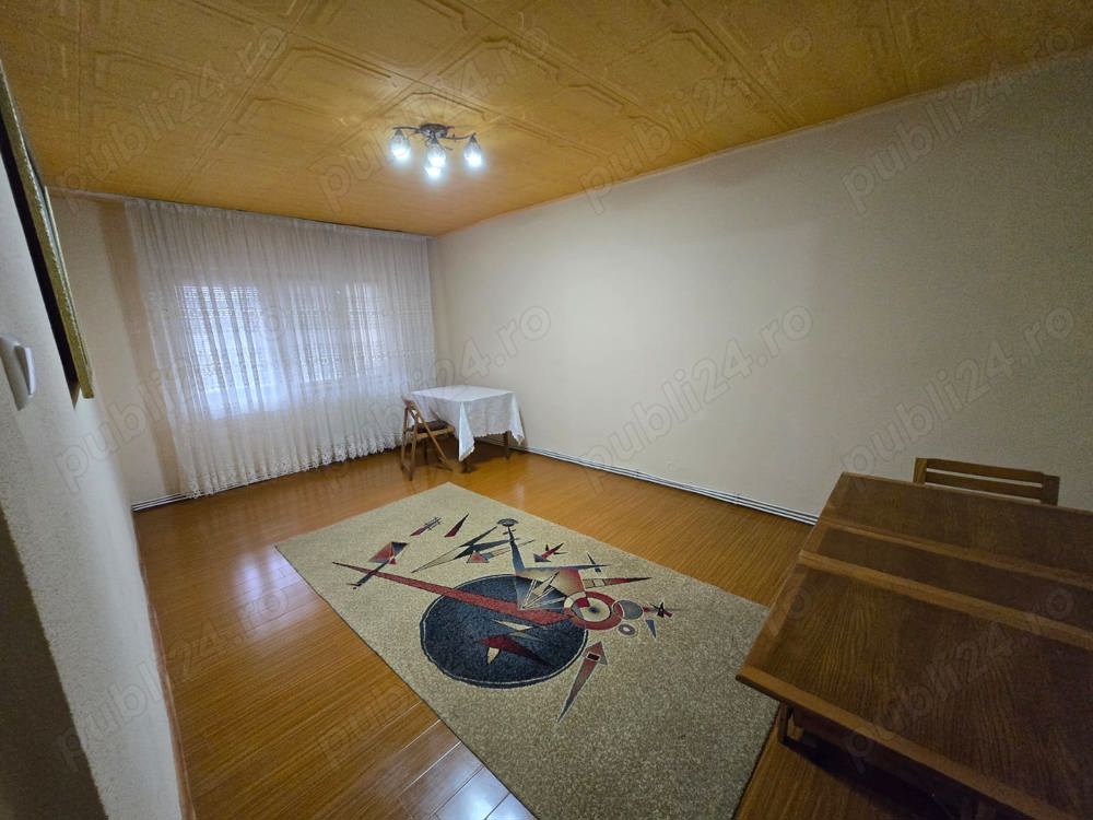 De vinzare apartament cu 4 camera in Moinesti, Judetul Bacau.